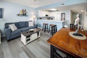 Interior - Pelican Isle 307 - Sunkissed & Vibing (Fort Walton Beach)