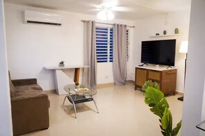 Living area - Cozy 3BR + Parking, Near Airport — Solar Backup! (Carolina)