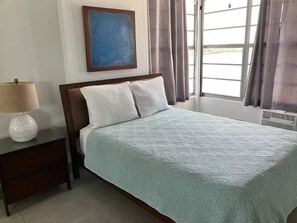 WiFi, bed sheets - Ph Lagoon view two bedrooms (San Juan)
