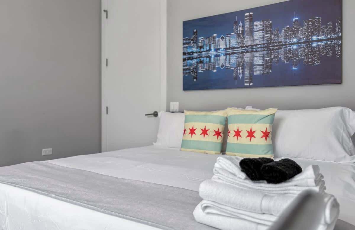 Strykjärn/strykbräda, resesäng, wi-fi och sängkläder