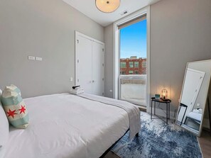 Room - Chicago-Themed 1BR in a Central Spot near Downtown (Chicago)