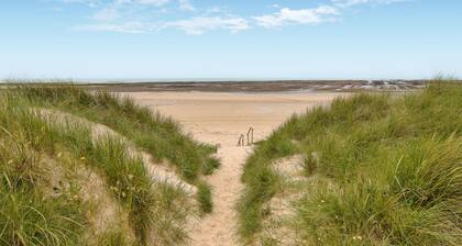 2 bedroom cozy home in Heugueville-sur-Sienne