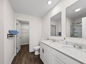 Hair dryer, towels, soap, toilet paper - Brand New Modern 3BR Duplex • Near ECU Hospital (Greenville)