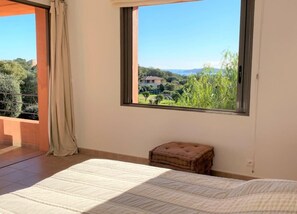 5 bedrooms, iron/ironing board, travel cot, WiFi - Villa La Tour de Pinarello (Zonza)