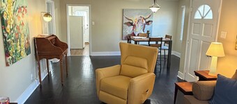 The Retreat on 6th Street