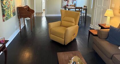 The Retreat on 6th Street