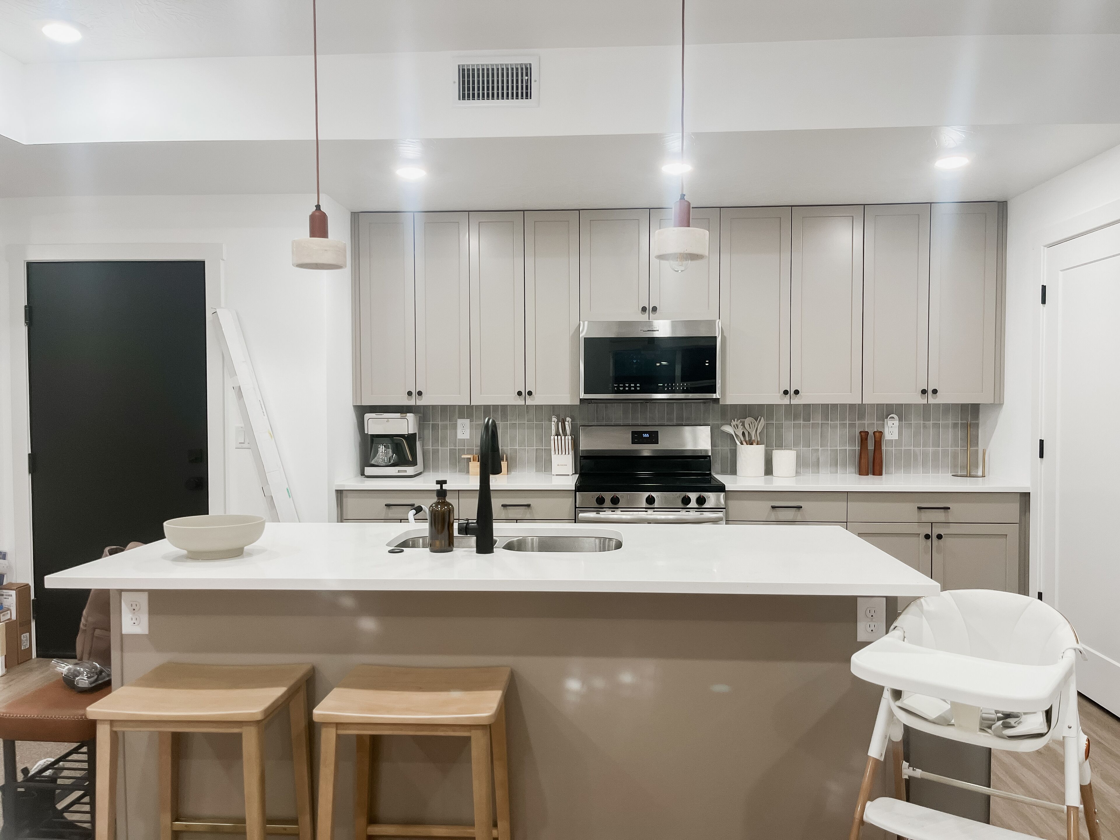 冰箱、微波炉、烤箱、炉灶