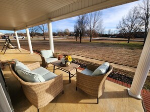 Terrace/patio - Spacious County Oasis near Tupelo (Saltillo)
