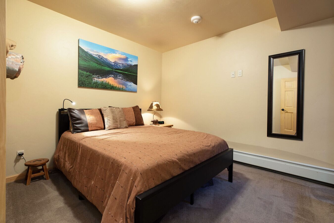 2 bedrooms, iron/ironing board, travel cot, WiFi