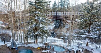 Ski in/Ski Out to Gondola,Hot Tubs,Pool, Ski Valet