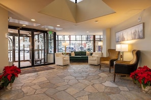 Lobby - Ski in/Ski Out to Gondola,Hot Tubs,Pool, Ski Valet (Vail)