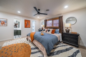 Free WiFi, bed sheets - Cowboy Picasso | Where Art Meets the Wild West! (Abilene)
