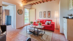 House | Living room - Apartment in Tuscany With Pool and Lucca Views (Capannori)