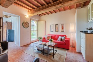 House | Living room - Apartment in Tuscany With Pool and Lucca Views (Capannori)