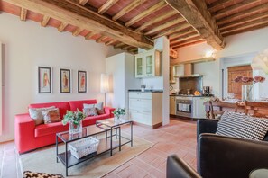 House | Living room - Apartment in Tuscany With Pool and Lucca Views (Capannori)