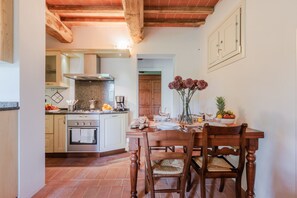 House | Dining - Apartment in Tuscany With Pool and Lucca Views (Capannori)