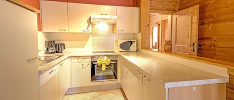 House | Private kitchen | Highchair