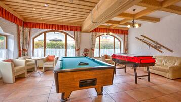 Apartment | Games room