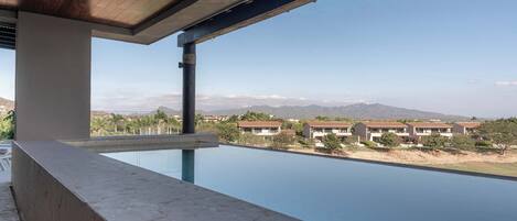 Piscine extérieure, piscine chauffée