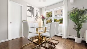 Dining - Upscale 3BR NY Home with Free Parking (White Plains)