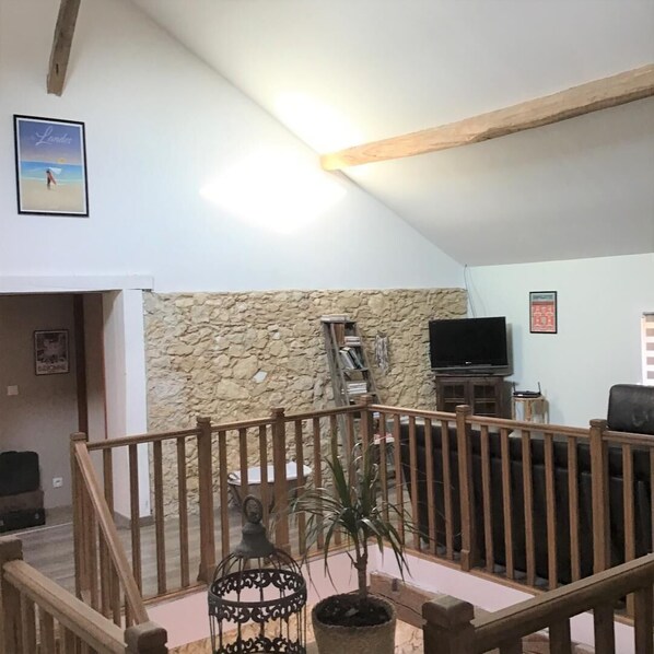 المنشأة من الداخل
