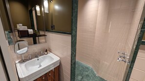 House | Bathroom - Hotel DU Palais Bourbon - Standard Double Room (Paris)