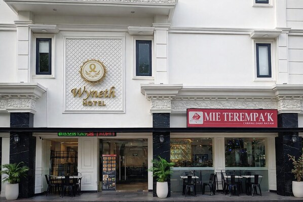 Exterior - Wyneth Hotel Airport (Tangerang)