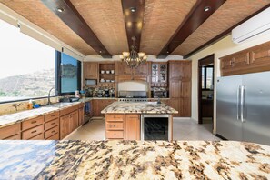 Fridge, microwave, oven, stovetop - Spacious 3 Bedrooms with Private Pool in Cabo’s Pedregal (Cabo San Lucas)