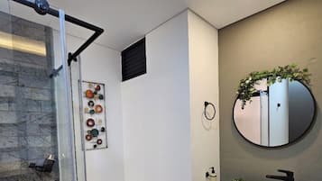 Luxury Suite | Bathroom