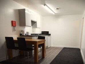 House | Private kitchen - Standard Double Room - Shared (Middlesbrough)