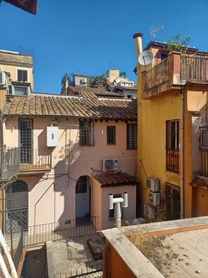 Exterior - House "Happy Five" lovely apartment in the heart of Trastevere (Roma)