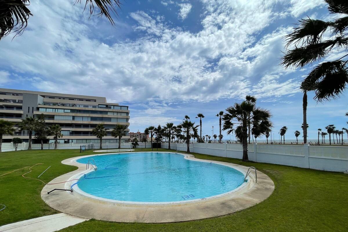 Comfort Apartment, 3 Bedrooms | Pool | Indoor pool, outdoor pool