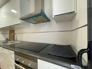 電冰箱、烤箱、咖啡機/沖茶器、電熱水壺