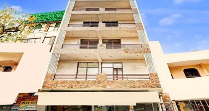 Hotel O Adarsh Nagar Metro Station