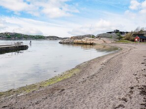 House | Beach - 3 Person Holiday Home in Hunnebostrand (Hunnebostrand)