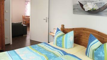 House | 6 bedrooms, individually furnished, bed sheets