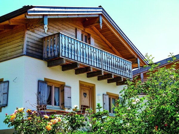 Familienfreundliches Ferienhaus Im Landhausstil Im Vital Camp Bayerbach - Baviera