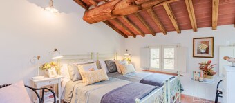 Farmhouse in Lucca With Scenic Views