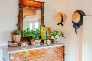 House | 2 bedrooms, iron/ironing board - Farmhouse in Lucca With Scenic Views (Capannori)