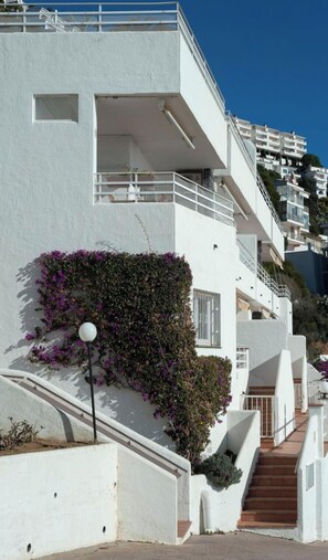 Apartment | Exterior - 2 Bedroom Apartment in Roses With sea View (Roses)
