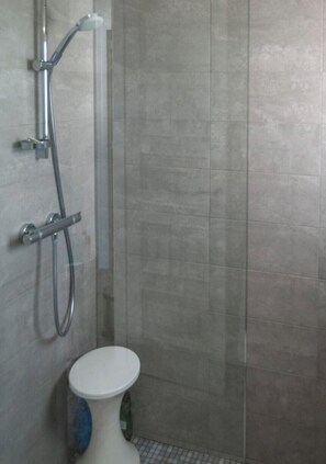 Apartment | Bathroom - 2 Bedroom Apartment in Roses With sea View (Roses)