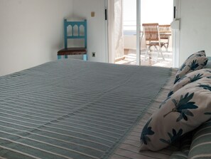 Apartment | 2 bedrooms, iron/ironing board - 2 Bedroom Apartment in Roses With sea View (Roses)