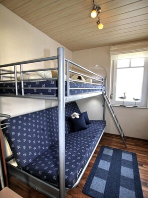 2 habitaciones y muebles diferentes 