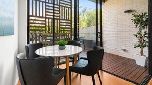 Apartment | Dining - 1-bed Unit With Alfresco Dining and BBQ (Sydney)