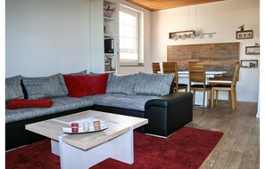 Bungalow | Living room - Bungalow in Strandnaehe, Dornumersiel (Dornum)