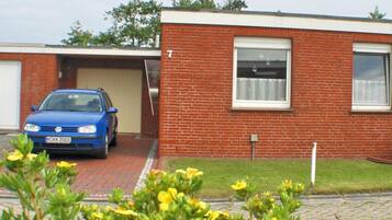 Bungalow | Property grounds