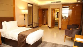 Coffres-forts dans les chambres, fer et planche Ă repasser