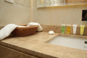 Deluxe Double or Twin Room | Bathroom | Shower, free toiletries, hair dryer, slippers - POST hotel by EHC (Amman)