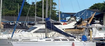 Sailing yacht 36 (11m) Cruiser Race. Relatively comfortable for overnight stays and good sailing trips.