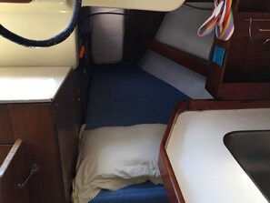 3 bedrooms - Sailing yacht 36 (11m) Cruiser Race. Relatively comfortable for overnight stays and good sailing trips. (Rio de Janeiro)